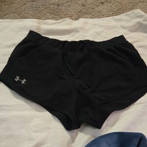 Under Armor Black Shorts With Pockets On Sides